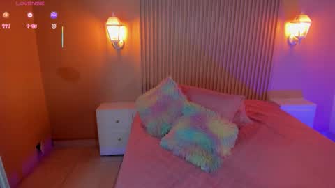 EMILY online show from October 4, 7:33 pm