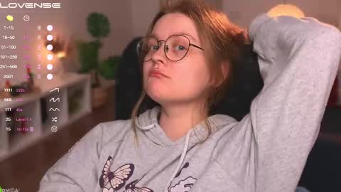 Snapshot of emilyforelsket chatting on February 26, 4:49 pm Emily online show from February 26, 4:49 pm