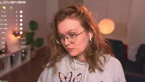 Snapshot of emilyforelsket chatting on February 23, 3:18 pm Emily online show from February 23, 3:18 pm
