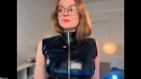 Emily  online show from January 17, 12:58 pm