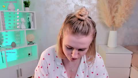 Emi online show from March 3, 5:09 am