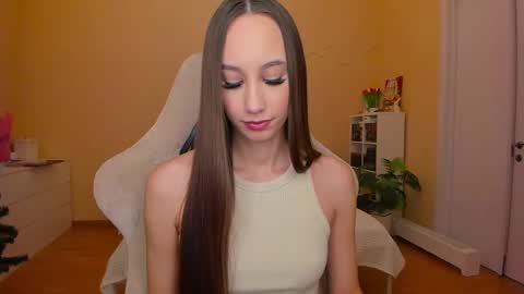 Snapshot of emilyhoston chatting on March 5, 9:05 am Alina online show from March 5, 9:05 am