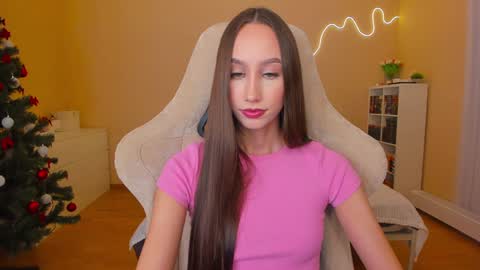 Snapshot of emilyhoston chatting on January 9, 4:17 pm Alina online show from January 9, 4:17 pm