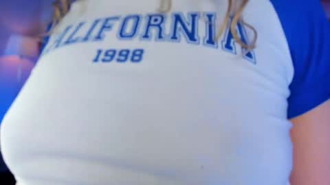 Emilyjonnes  online show from March 4, 7:33 pm