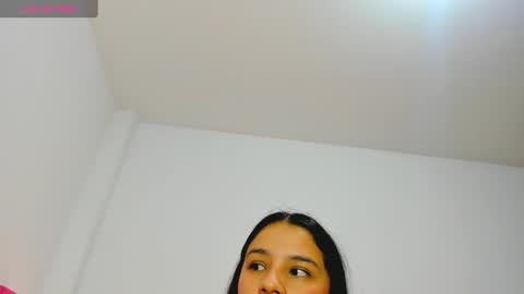 Snapshot of emilyjonss chatting on February 23, 9:05 pm Emily online show from February 23, 9:05 pm