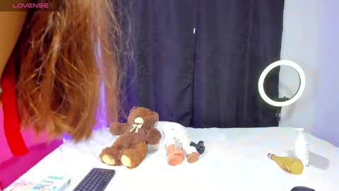 Snapshot of emilyjonss chatting on March 8, 12:22 am Emily online show from March 8, 12:22 am