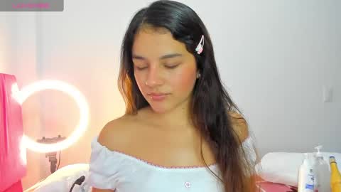 Snapshot of emilyjonss chatting on February 2, 6:42 pm Emily online show from February 2, 6:42 pm