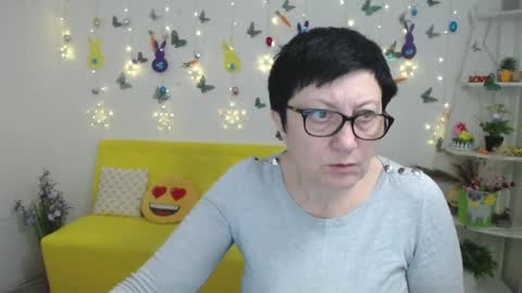 Emily online show from April 4, 5:36 am