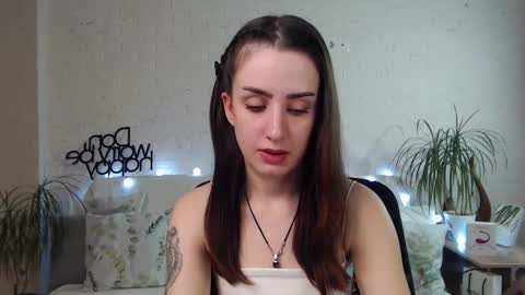 Emyli online show from February 8, 9:04 pm