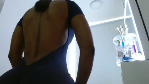 emily monrro online show from December 4, 3:48 pm