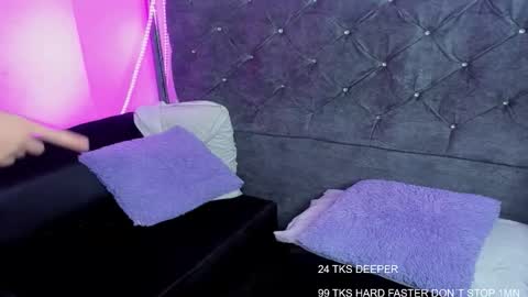 EmilyPacho  online show from November 16, 9:22 am