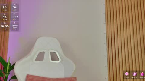 Emily  online show from November 19, 9:19 am