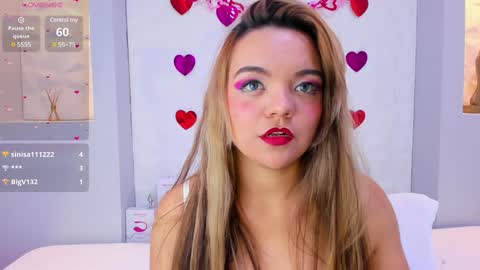 Snapshot of emilyrouss_ chatting on February 9, 1:22 am EMILY online show from February 9, 1:22 am