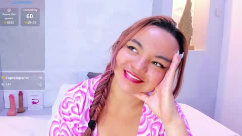 Snapshot of emilyrouss_ chatting on March 10, 11:06 pm EMILY online show from March 10, 11:06 pm