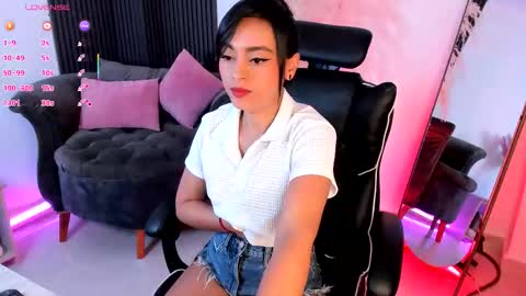 Emily online show from November 3, 1:01 pm