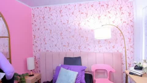 Emily Thyson online show from October 17, 12:09 pm