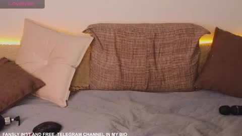 Emily wish-list  online show from January 11, 6:56 am