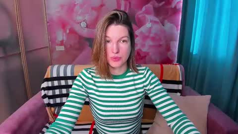 Snapshot of emilywalkers chatting on February 25, 7:52 am EmilyWalkers online show from February 25, 7:52 am