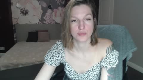 Snapshot of emilywalkers chatting on January 14, 7:48 am EmilyWalkers online show from January 14, 7:48 am