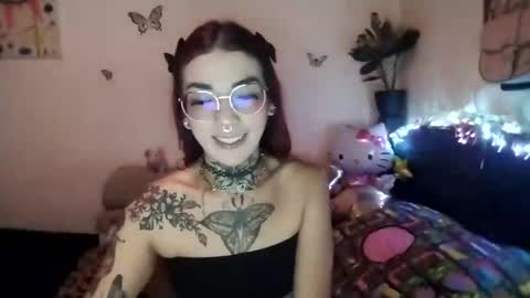 Snapshot of emilywhitee_ chatting on March 8, 2:55 am Valentina independent model online show from March 8, 2:55 am