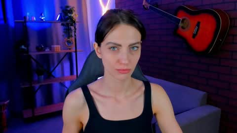 Emily online show from December 5, 9:44 am
