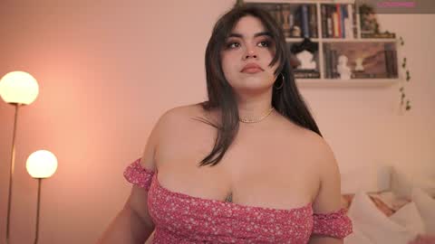 IG thickemmsss online show from February 3, 7:42 pm