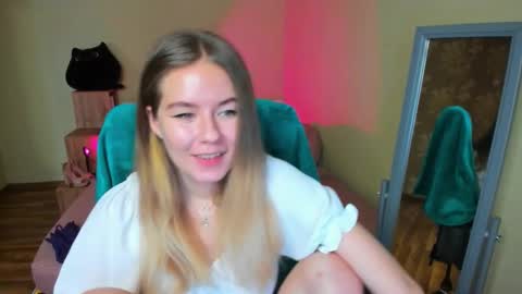 Snapshot of emilyy____ chatting on January 31, 9:48 am Emily online show from January 31, 9:48 am