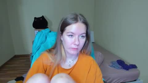 Snapshot of emilyy____ chatting on February 22, 10:40 am Emily online show from February 22, 10:40 am