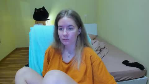 Snapshot of emilyy____ chatting on March 12, 7:04 pm Emily online show from March 12, 7:04 pm