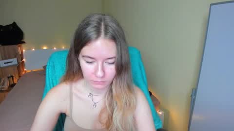 Snapshot of emilyy____ chatting on February 4, 12:55 pm Emily online show from February 4, 12:55 pm
