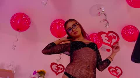 Emily Bank online show from February 13, 8:34 pm