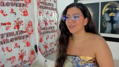 emilyy_cooperr online show from November 6, 11:57 am