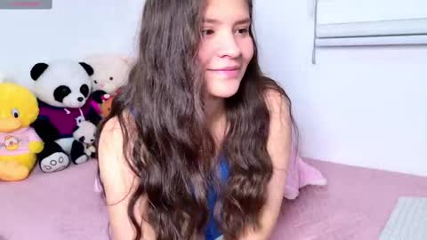 Snapshot of emilyybennet_ chatting on September 18, 2:15 am Emily online show from September 18, 2:15 am