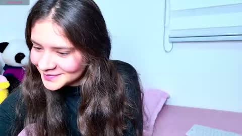 Snapshot of emilyybennet_ chatting on September 19, 2:48 am Emily online show from September 19, 2:48 am