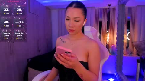 Snapshot of emilyymiller chatting on February 14, 6:51 pm Emily online show from February 14, 6:51 pm