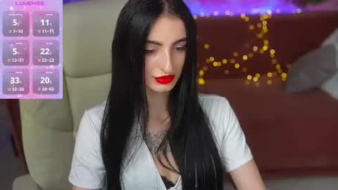 emilyymoon online show from June 19, 1:39 pm