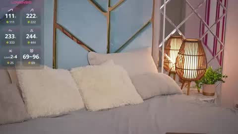 emilyymoon online show from June 25, 1:16 pm