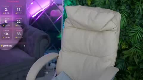 emilyymoon online show from June 27, 10:43 am