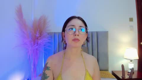 Snapshot of emilyywatson chatting on January 24, 11:37 am Emilyy Watson online show from January 24, 11:37 am