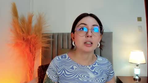 Snapshot of emilyywatson chatting on February 10, 11:36 am Emilyy Watson online show from February 10, 11:36 am