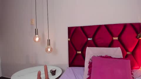 Snapshot of emilyywatson chatting on March 11, 4:41 am Emilyy Watson online show from March 11, 4:41 am