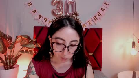 Emilyy Watson online show from May 22, 1:01 am