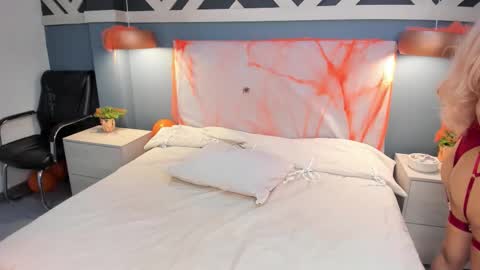 Emily  online show from October 27, 3:50 am