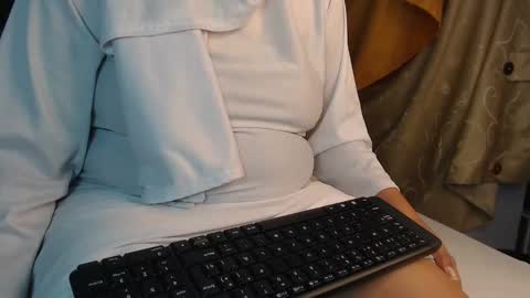 emira199 online show from March 1, 10:55 am