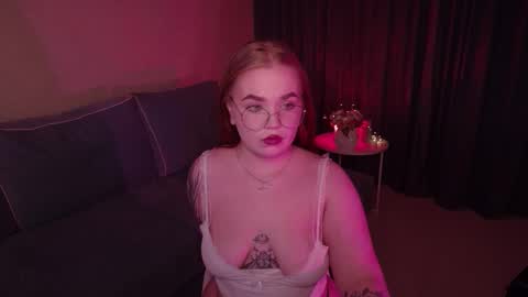 Emmi online show from September 19, 5:27 pm