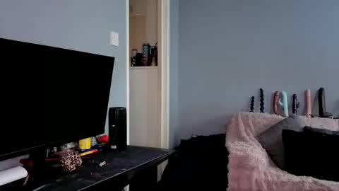 emliyjamesmjb online show from October 2, 12:04 pm