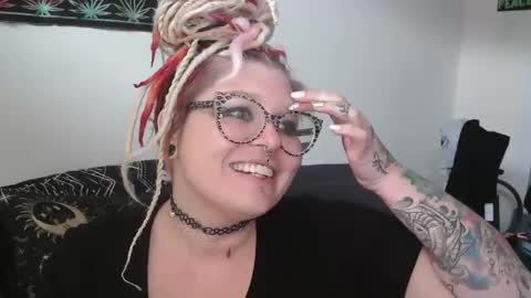 emma lotacurves online show from January 8, 3:50 pm