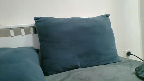 emma_991 online show from April 14, 3:59 pm