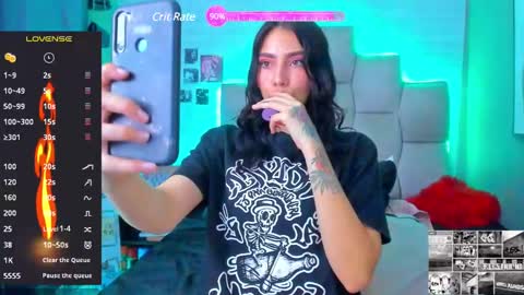 Snapshot of emma__15 chatting on December 5, 7:11 pm emma online show from December 5, 7:11 pm