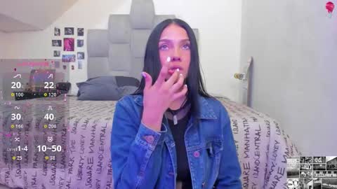 Snapshot of emma__15 chatting on September 19, 7:17 pm emma online show from September 19, 7:17 pm